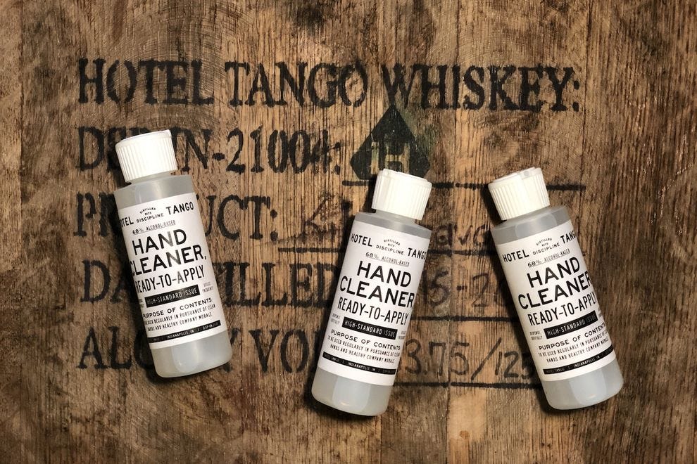 معقم اليدين في فندق Tango Distillery