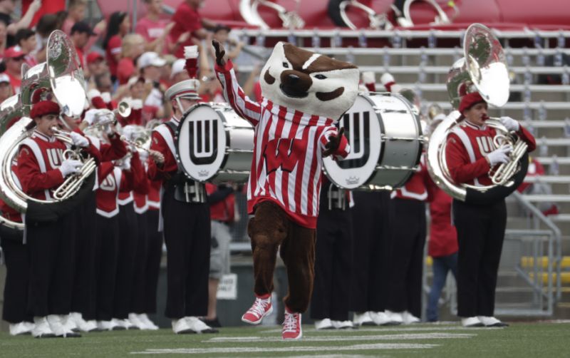 شوهد Bucky Badger خلال النصف الأول من مباراة كرة القدم الجامعية في NCAA بين ويسكونسن ووسط ميتشيغان ، السبت 7 سبتمبر ، 2019 ، في ماديسون ، ويسكونسن. (AP Photo / Morry Gash)