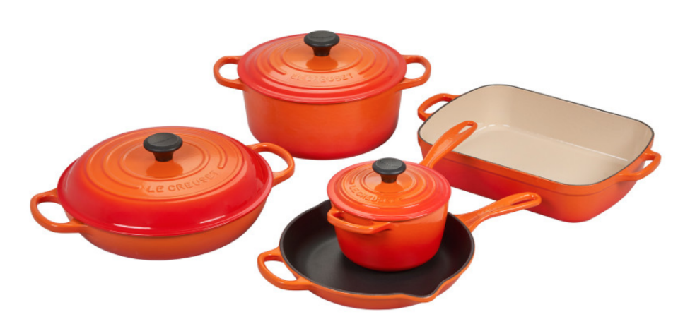 هذا Flame colorway رجعي بأفضل طريقة ممكنة. (الصورة: Le Creuset)