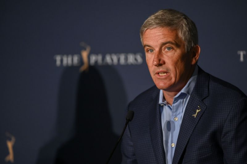 يخاطب مفوض PGA Tour Jay Monahan وسائل الإعلام حول إلغاء اللعب في بطولة 2020 للاعبين.