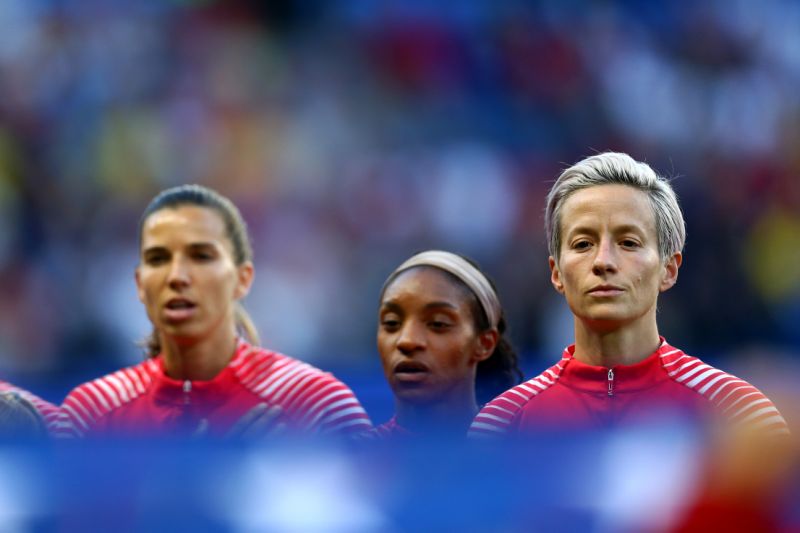 خسر ال USWNT يوم الجمعة في المحكمة ، لكنه لم يكن بالضرورة فوزًا لكرة القدم الأمريكية أيضًا. (تصوير مادي ماير - FIFA / FIFA عبر Getty Images)